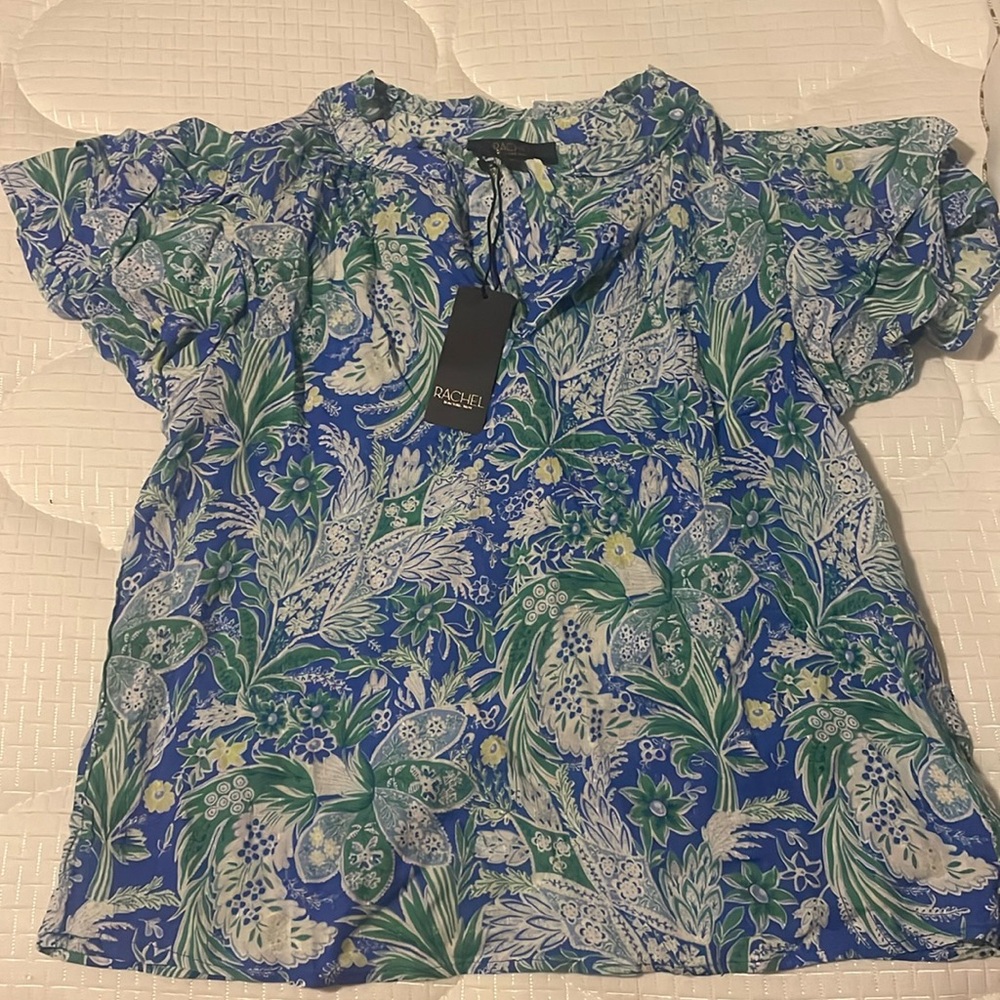 A Rachel Roy top perfect for every day activities